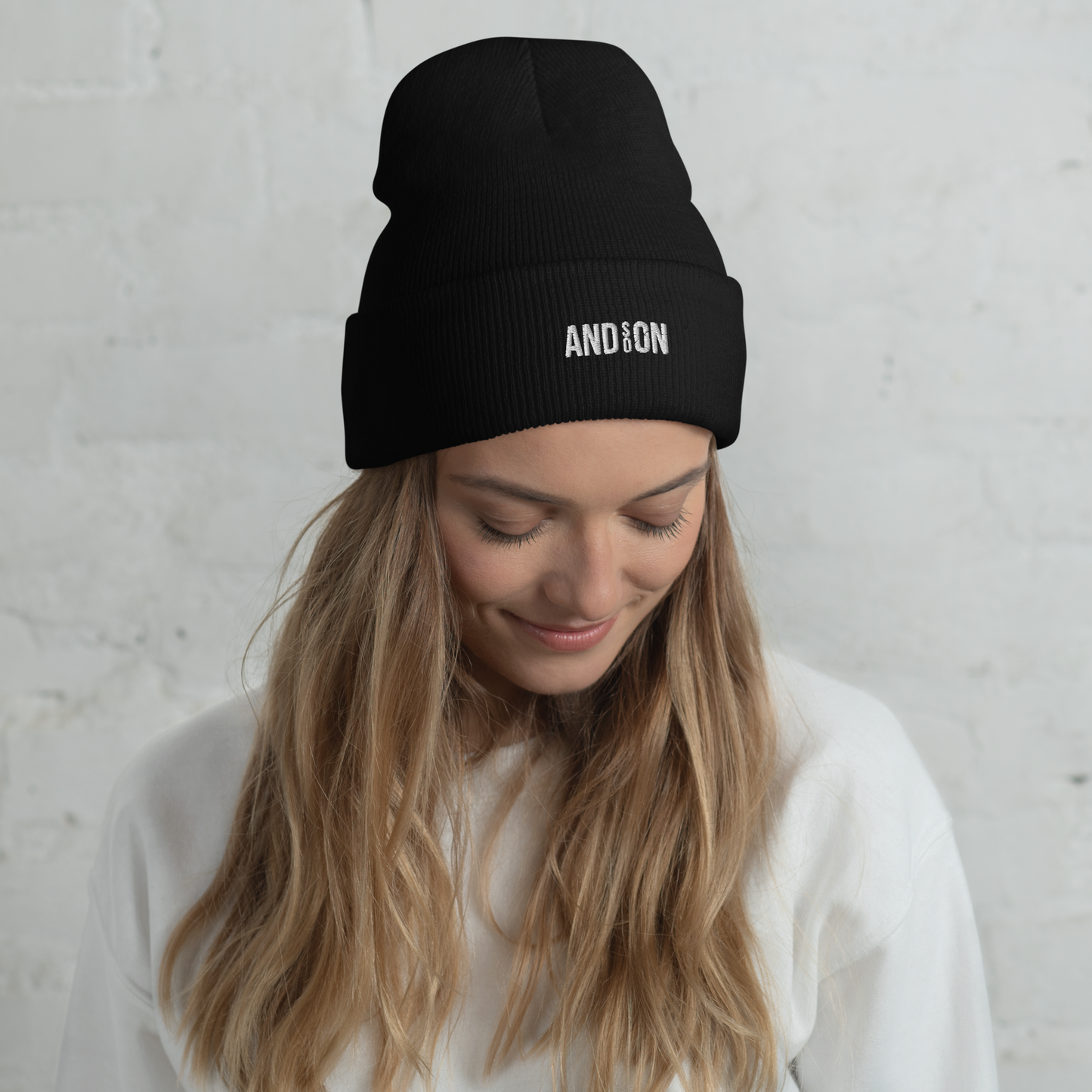 Umgeschlagene Beanie | AND SO ON - gestickt