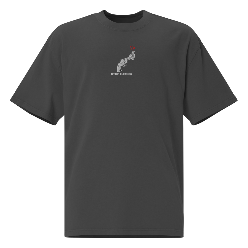 Oversized T-Shirt mit STOP HATING - gestickt