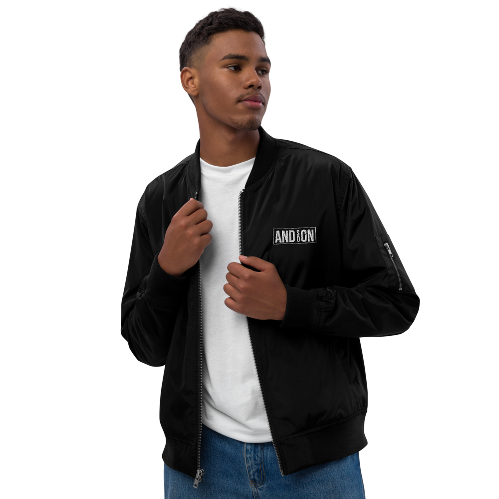 Premium Recycelte Bomberjacke | AND SO ON - gestickt