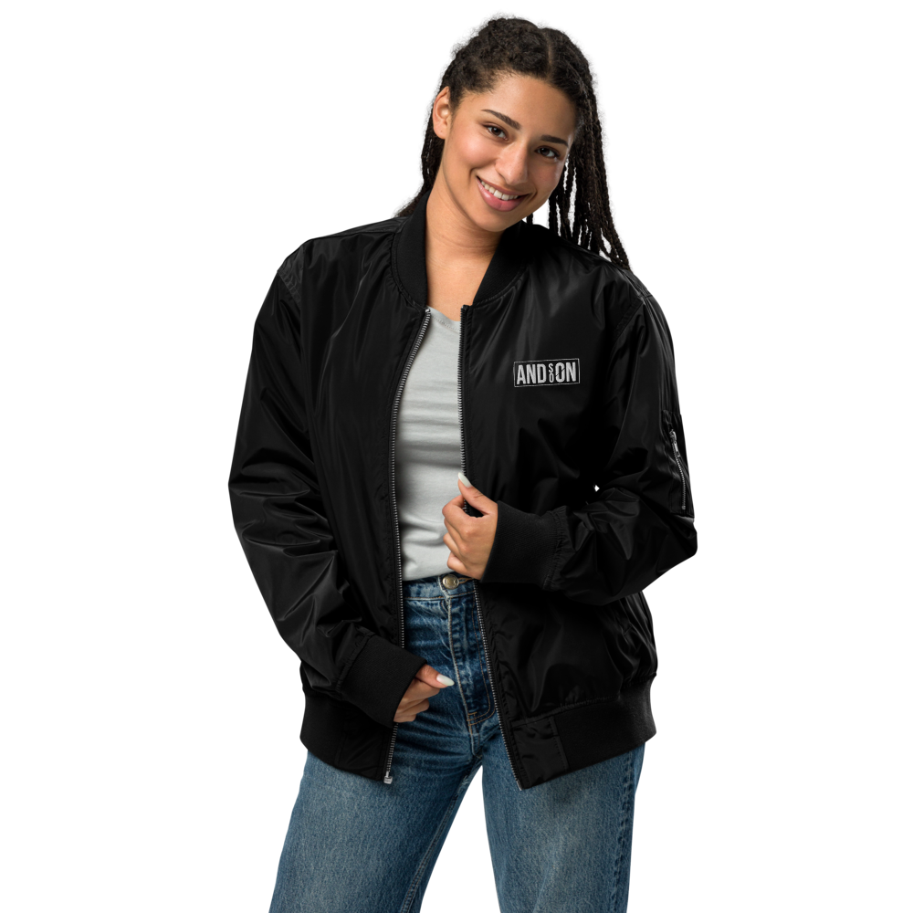 Premium Recycelte Bomberjacke | AND SO ON - gestickt